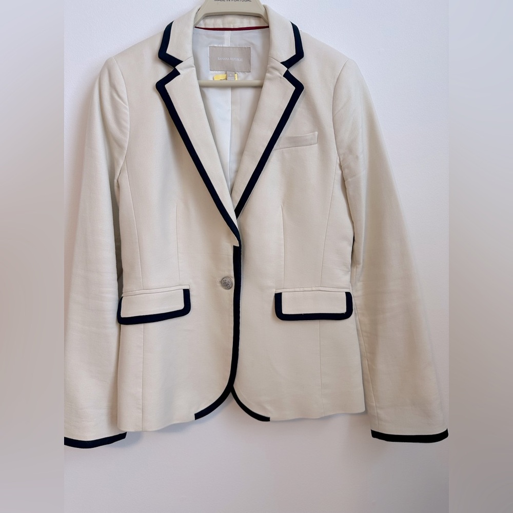Preppy Blazer - Banana Republic- cream & navy accent